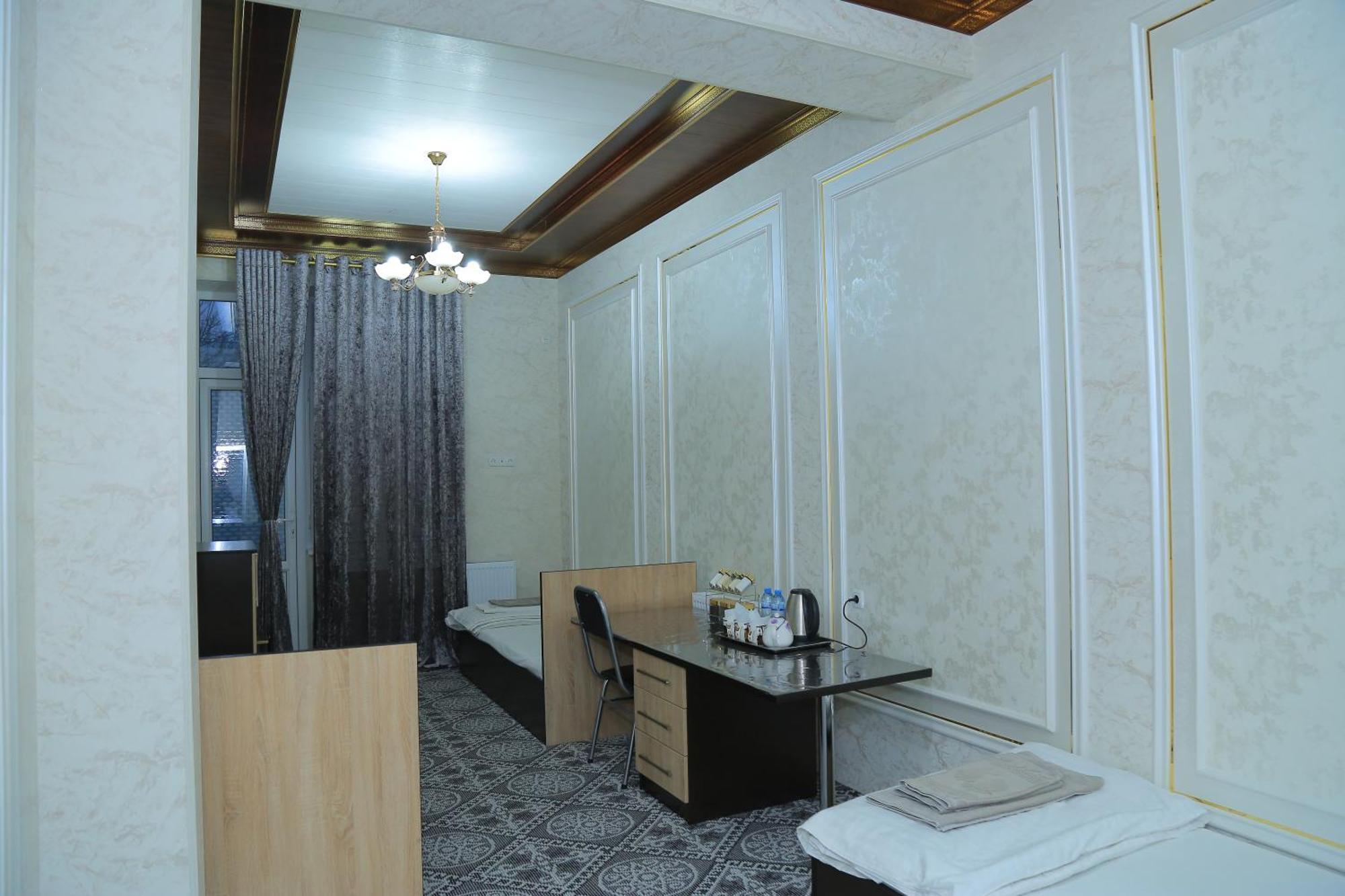 Hostel Farovon Marghilon Екстериор снимка