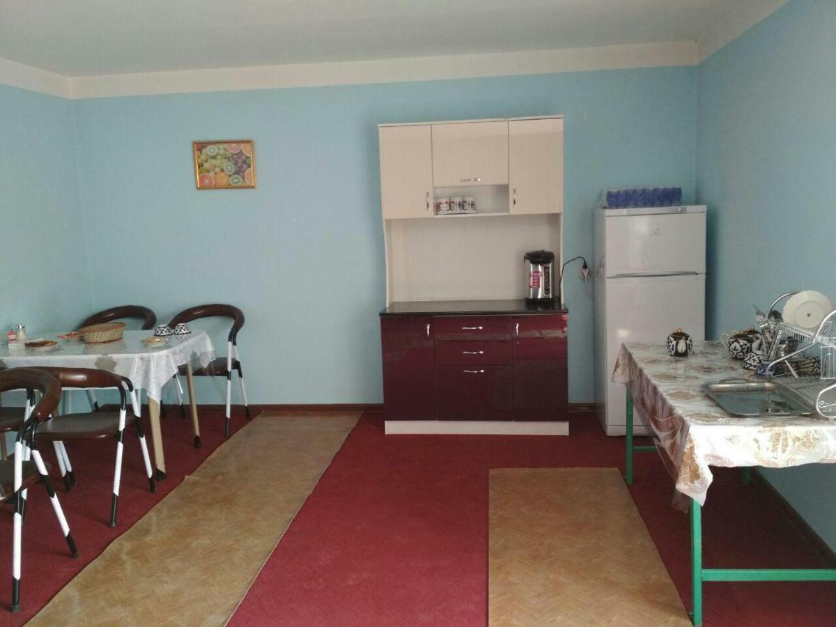 Hostel Farovon Marghilon Екстериор снимка