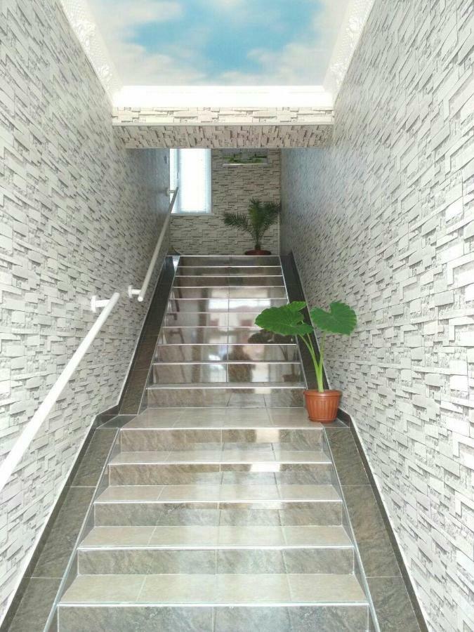 Hostel Farovon Marghilon Екстериор снимка